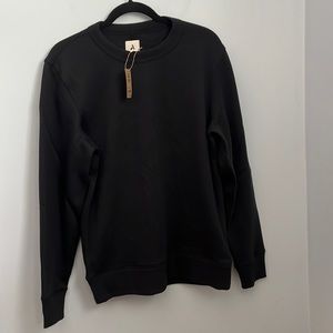 Amazon Essentials Men’s Black Long Sleeve CrewNeck Sweater